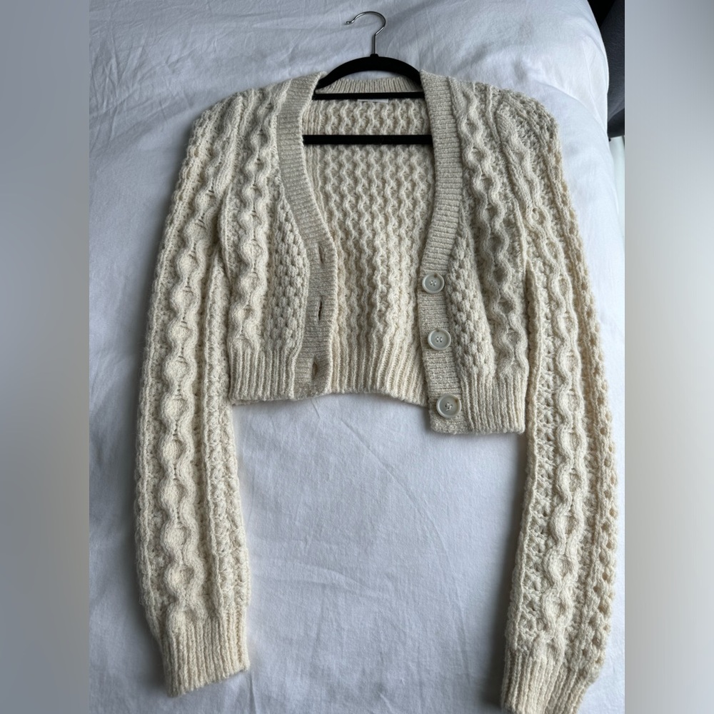 Aritzia crop cardigan xs